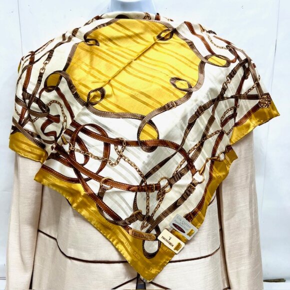 Beautiful TRUSSARDI SILK Handkerchief/Mini Scarf  22"X22" Gold Chain Every  (S2 - Picture 2 of 11